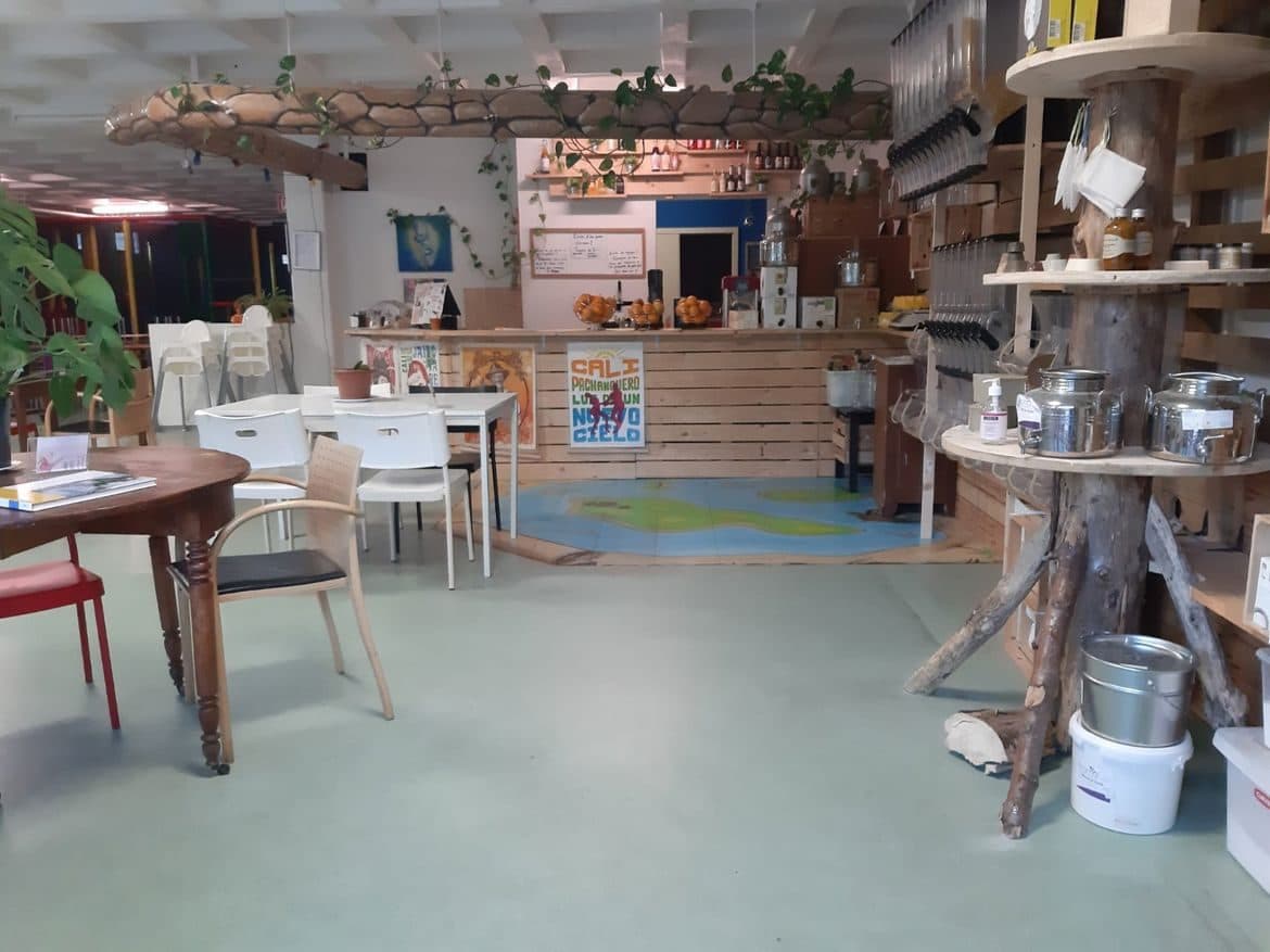 Indoor-Freizeitpark zu verkaufen in Saint-Blaise, Kanton NE - 2