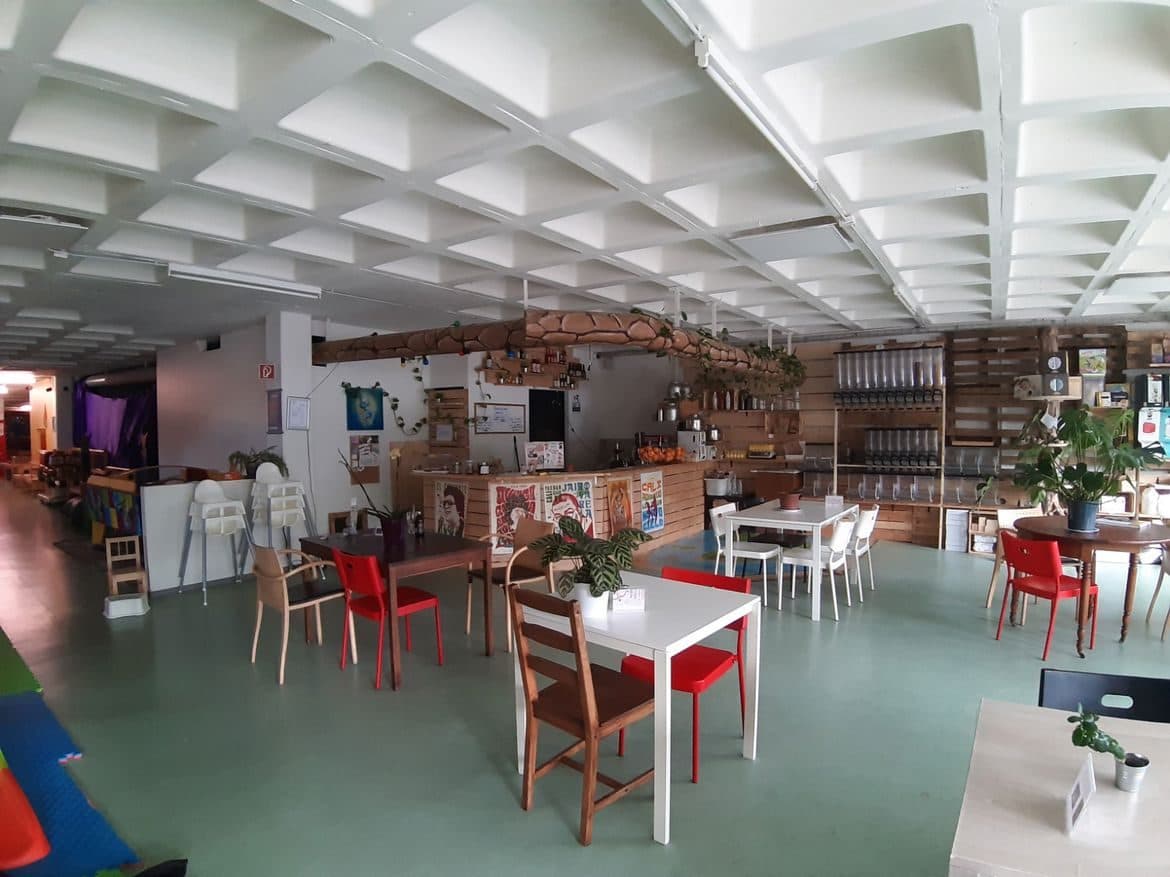 Indoor-Freizeitpark zu verkaufen in Saint-Blaise, Kanton NE - 3