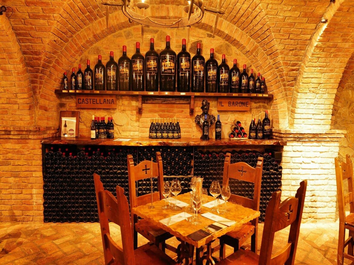 Restaurant-brasserie avec caveau grill à vendre, NE